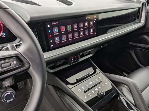 Used 2024 Porsche Cayenne image 14