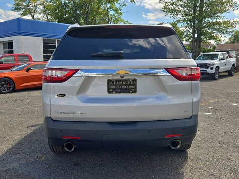 Used 2020 Chevrolet Traverse LT w/ Driver Confidence II Package image 7