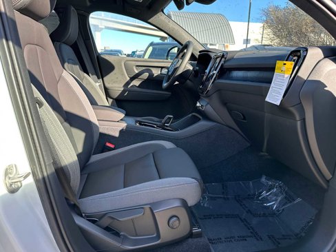 Certified 2024 Volvo C40 Recharge Core w/ Climate Package image 11