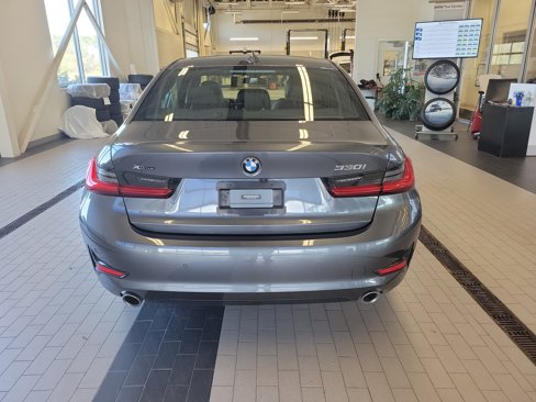 Used 2021 BMW 330i xDrive Sedan w/ Convenience Package image 6