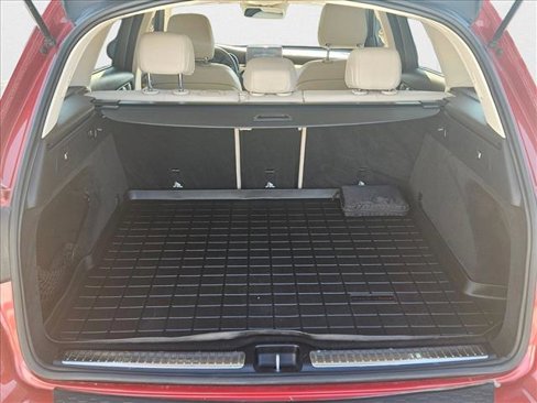 Used 2017 Mercedes-Benz GLC 300 4MATIC image 6