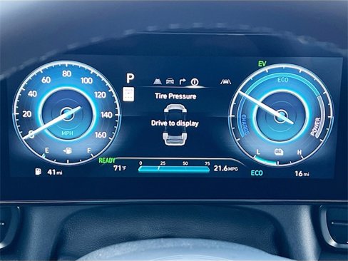 New 2025 Hyundai Elantra SEL image 12