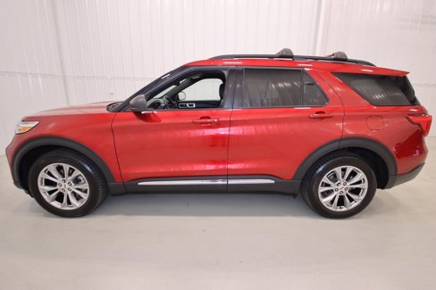 Certified 2020 Ford Explorer XLT w/ Equipment Group 202A image 7