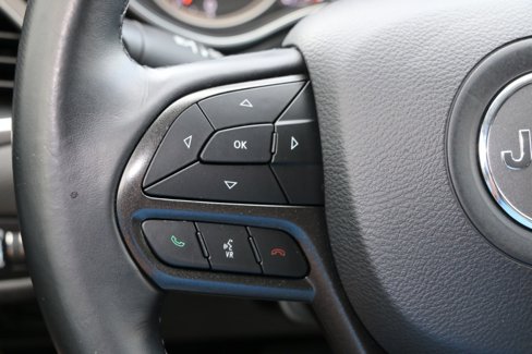 Used 2019 Jeep Cherokee Trailhawk image 17