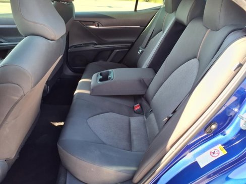 Used 2018 Toyota Camry LE image 26