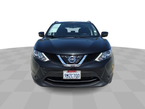 Used 2018 Nissan Rogue Sport SV image 3