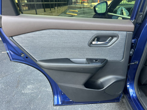 Used 2023 Nissan Rogue SV image 25