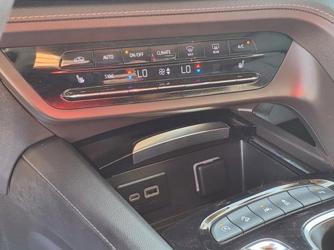 Used 2023 Buick Envision Preferred image 21