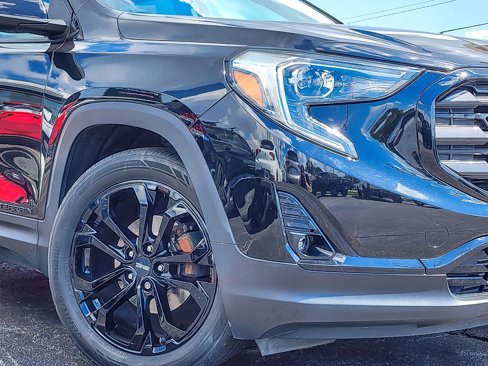 Used 2020 GMC Terrain SLT w/ Preferred Package image 3