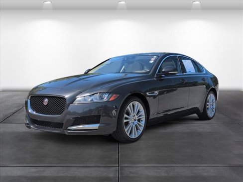 Used 2020 Jaguar XF Prestige image 6