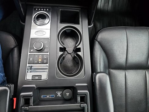 Used 2018 Land Rover Discovery SE image 95