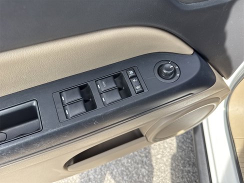 Used 2017 Jeep Patriot High Altitude image 14