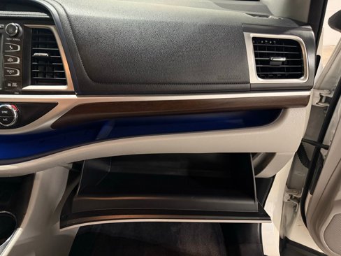 Used 2016 Toyota Highlander Limited image 32