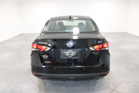 Used 2022 Nissan Versa SV image 7