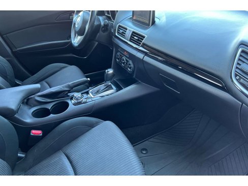 Used 2015 MAZDA MAZDA3 i Touring image 16
