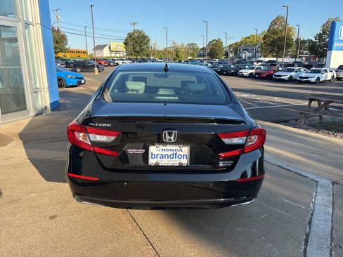Used 2018 Honda Accord Touring image 5