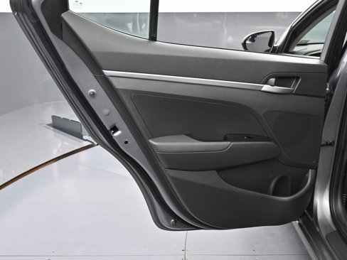 Used 2019 Hyundai Elantra SE w/ Cargo Package image 34