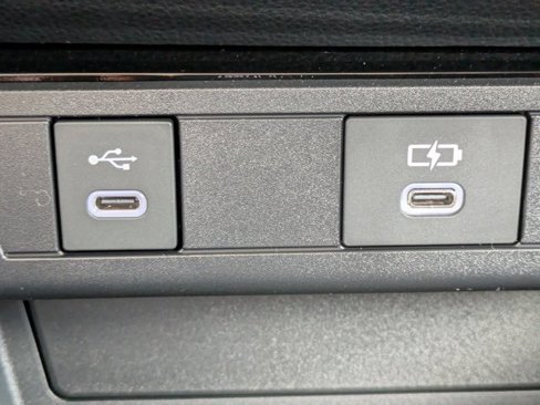 New 2025 Toyota Prius Plug-In Hybrid image 21