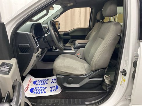 Used 2016 Ford F150 XLT image 5