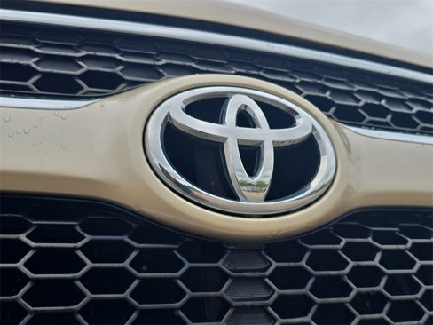 Used 2010 Toyota RAV4 Limited image 32
