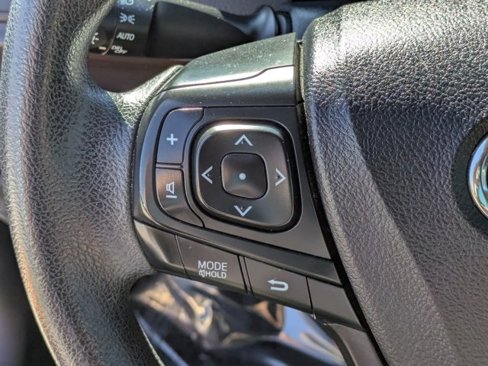 Used 2017 Toyota Camry LE image 23
