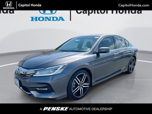 Used 2017 Honda Accord Touring image 1