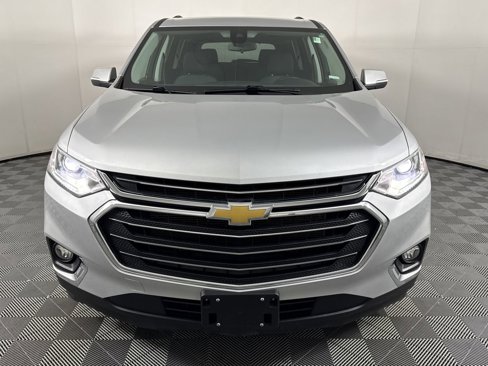 Used 2021 Chevrolet Traverse LT image 2