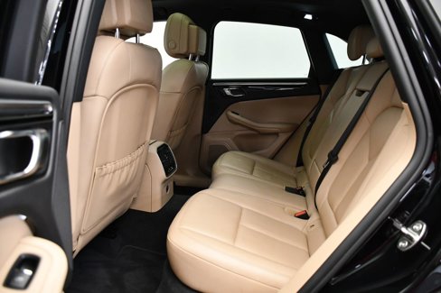 Certified 2023 Porsche Macan image 43
