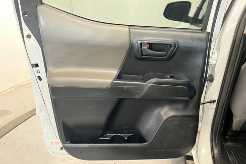 Used 2016 Toyota Tacoma SR image 19