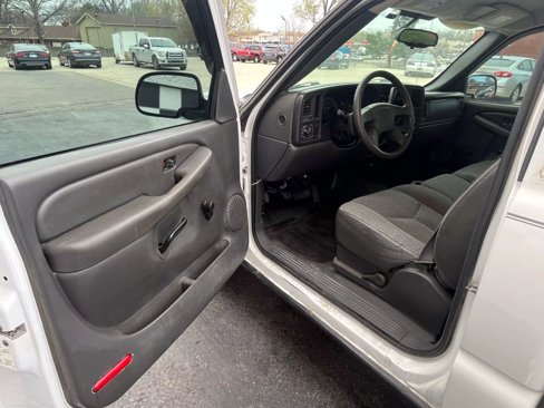 Used 2004 Chevrolet Silverado 1500 2WD Regular Cab image 13