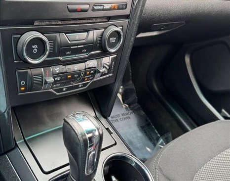 Used 2016 Ford Explorer XLT w/ Equipment Group 201A image 16