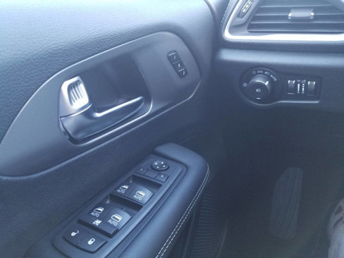 New 2025 Chrysler Pacifica Select image 40