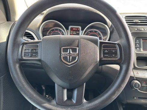 Used 2019 Dodge Journey SE image 15