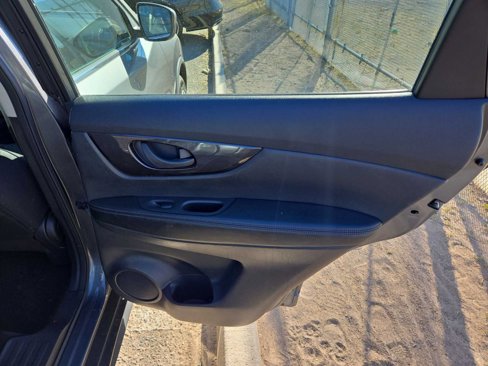 Used 2020 Nissan Rogue S image 16