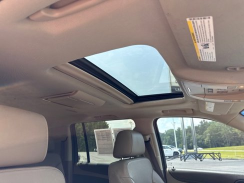 Used 2017 Chevrolet Suburban Premier image 12