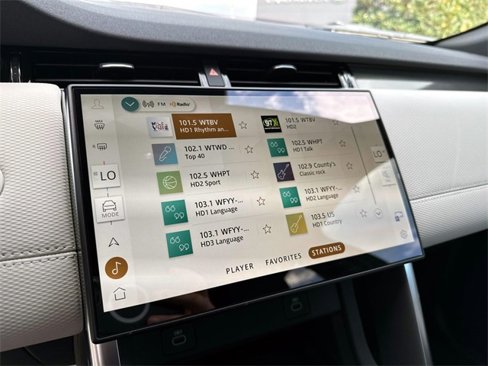 New 2025 Land Rover Discovery Sport Dynamic SE image 23