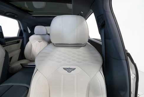 Used 2023 Bentley Bentayga Extended Wheelbase image 23