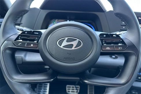 Used 2025 Hyundai Elantra Sport image 23