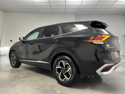 Used 2024 Kia Sportage LX image 5