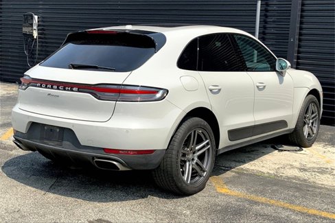 Certified 2020 Porsche Macan image 10