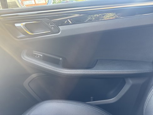Used 2019 Porsche Macan image 29