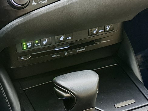 Used 2020 Lexus ES 300h w/ Premium Package image 21