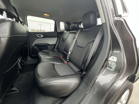 Used 2022 Jeep Compass Latitude w/ Convenience Group image 24