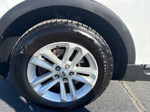 Used 2013 Ford Explorer XLT image 11