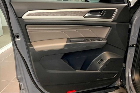 Used 2021 Volkswagen Atlas Cross Sport SE image 19