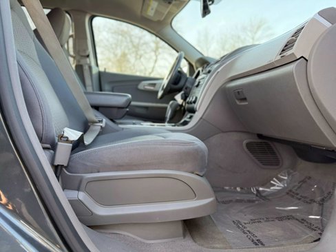 Used 2011 Chevrolet Traverse LS image 35