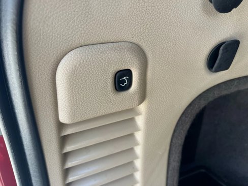 Used 2013 Jeep Grand Cherokee Overland image 29