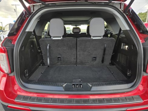 Used 2021 Ford Explorer XLT w/ Equipment Group 202A image 33