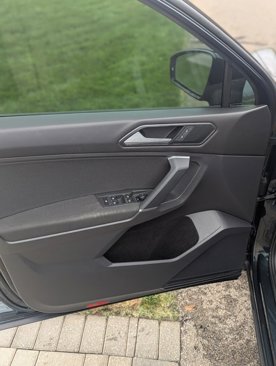 Used 2018 Volkswagen Tiguan S image 11