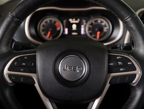 Used 2017 Jeep Cherokee 75th Anniversary image 10